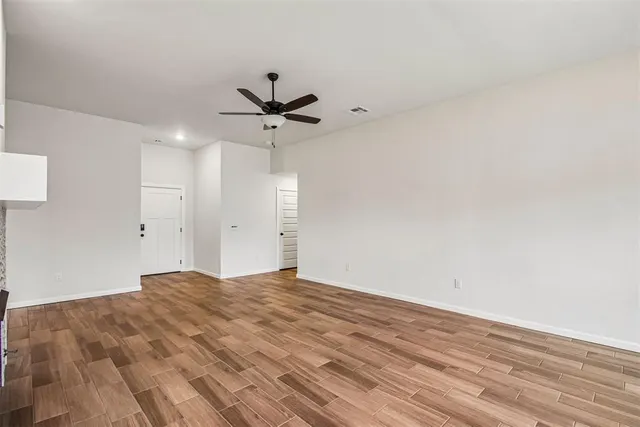 Photo 8 — 1112 Redwood Creek Drive, Yukon, OK 73099