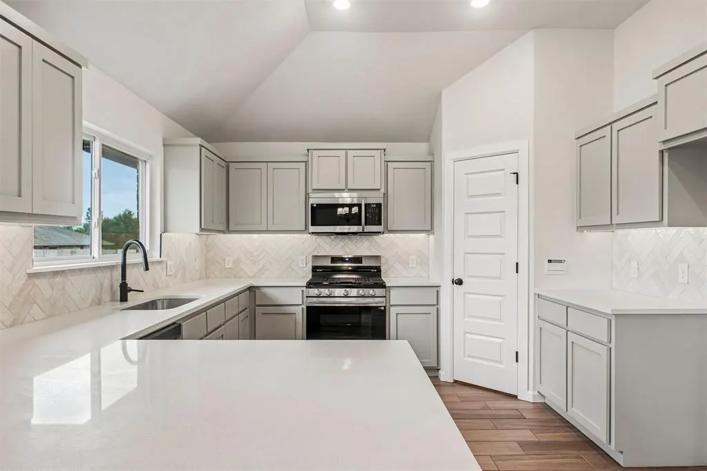 Photo 14 — 1112 Redwood Creek Drive, Yukon, OK 73099