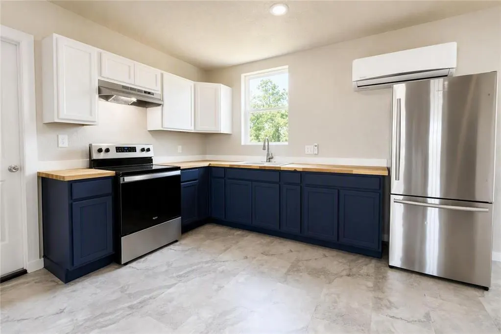 Photo 6 — 21201 E Sixth Street, Hinton, OK 73047