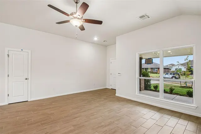 Photo 8 — 1117 Redwood Creek Drive, Yukon, OK 73099
