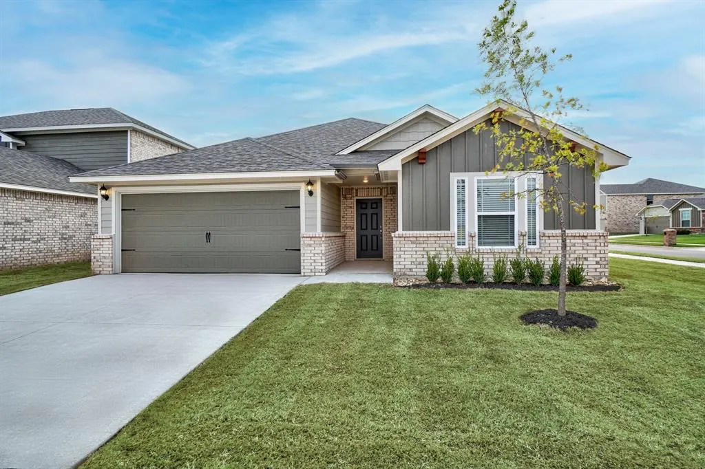 Front exterior — 1902 Palmatum Road, El Reno, OK 73036