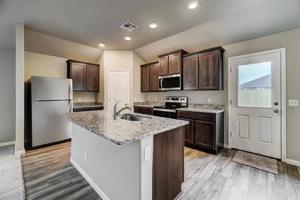 Photo 4 — 1902 Palmatum Road, El Reno, OK 73036