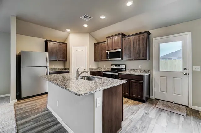 Photo 4 — 1902 Palmatum Road, El Reno, OK 73036