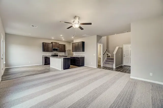 Photo 2 — 1926 Redwood Lane, El Reno, OK 73036