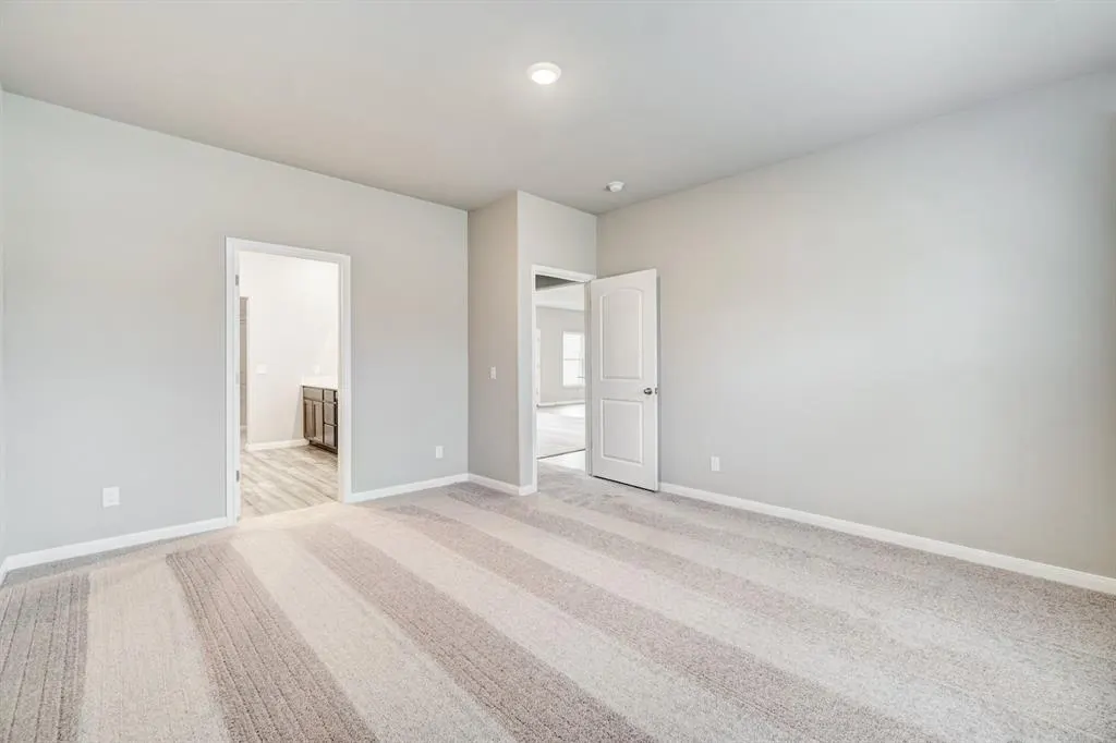 Photo 4 — 1926 Redwood Lane, El Reno, OK 73036