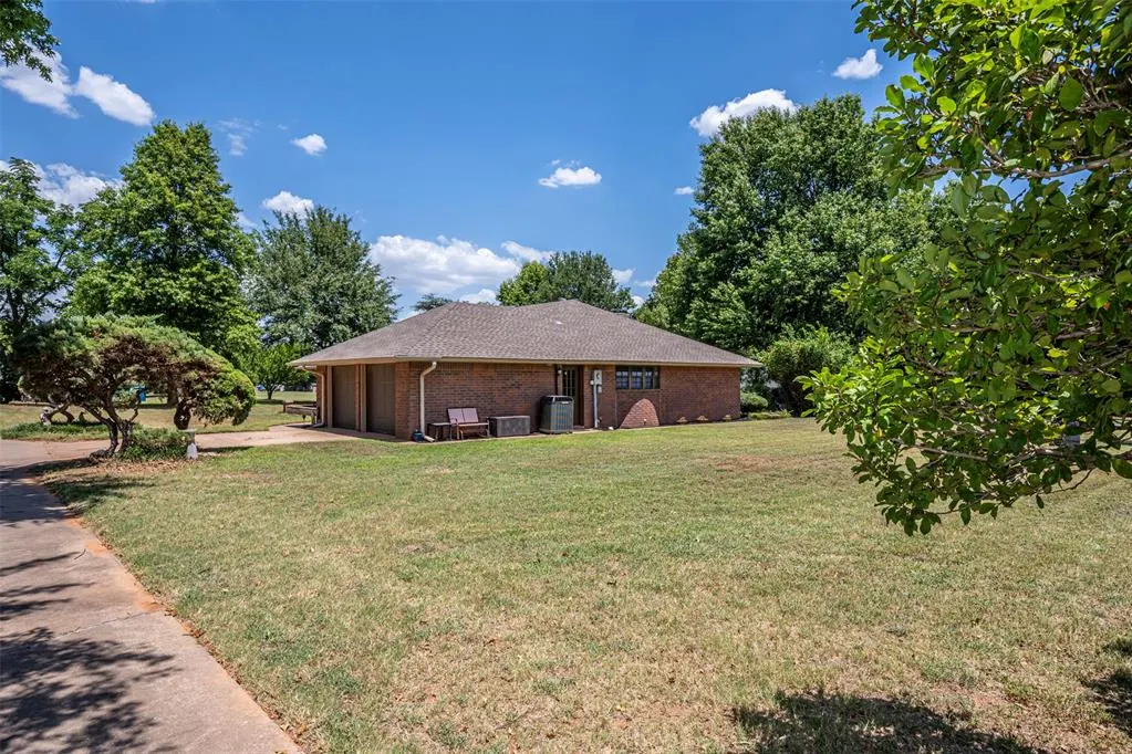 Photo 4 — 5807 E Tyler Drive, Tuttle, OK 73089