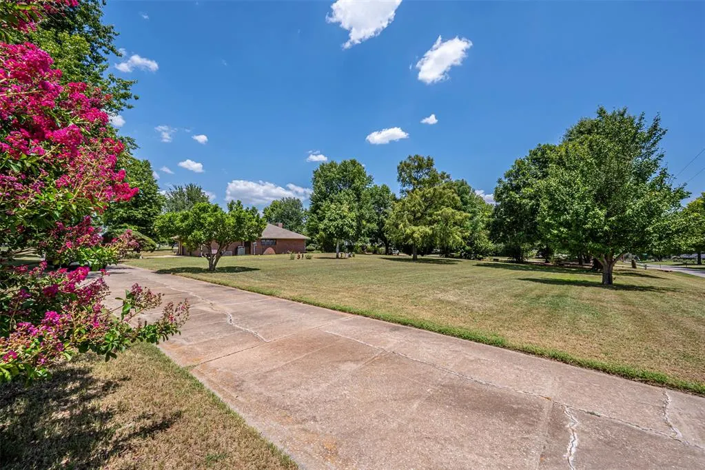 Photo 5 — 5807 E Tyler Drive, Tuttle, OK 73089