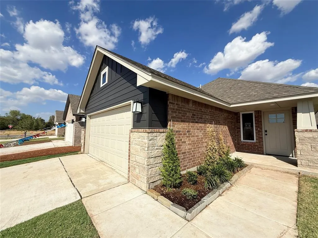 Photo 2 — 13912 Mondello Lane, Oklahoma City, OK 73170