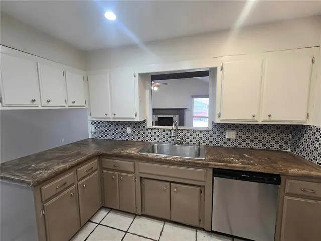 Photo 7 — 10413 Glascow Drive, Yukon, OK 73099