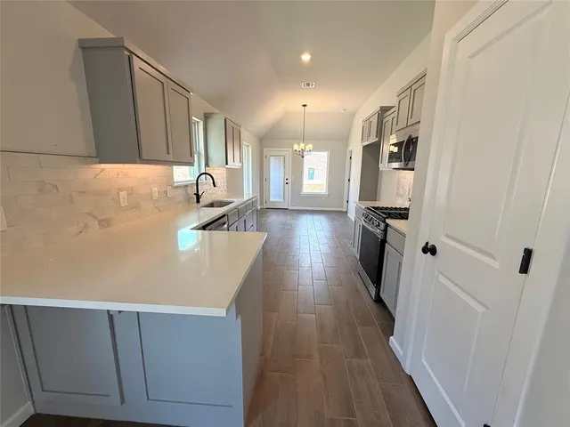 Photo 4 — 13908 Mondello Lane, Oklahoma City, OK 73170