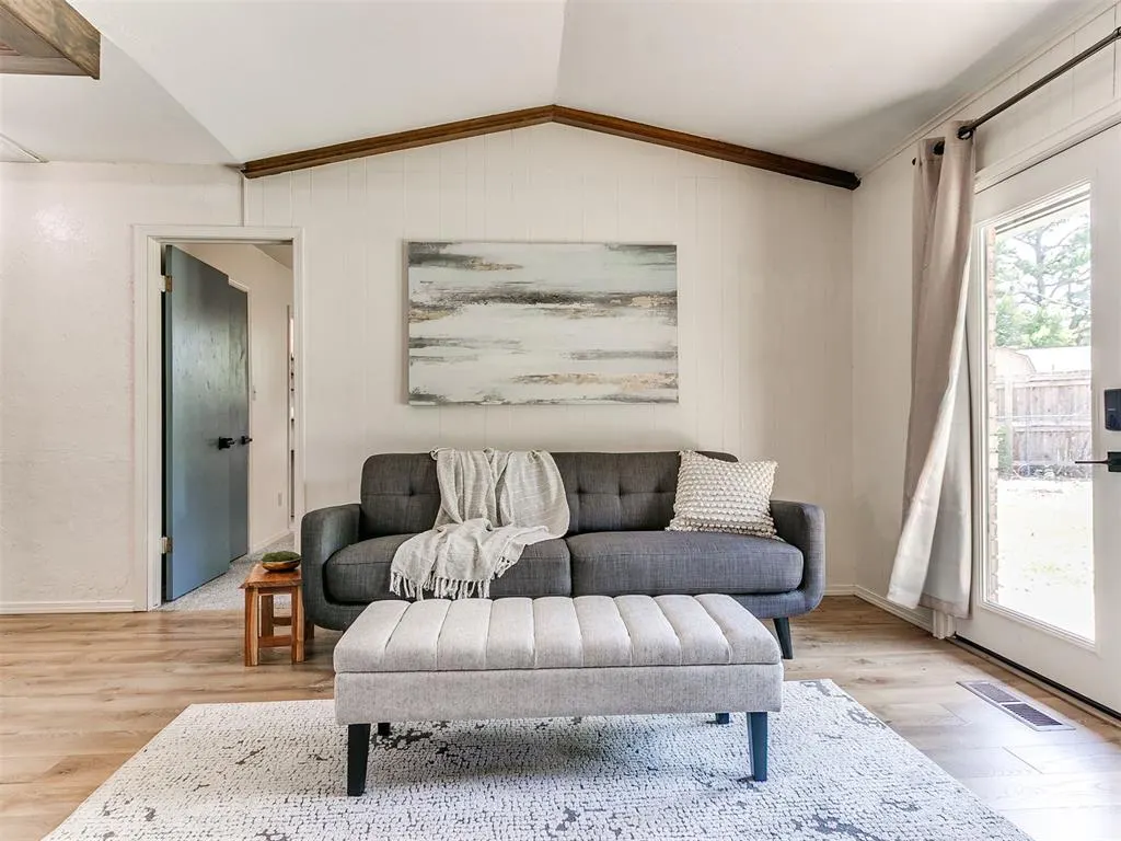 Photo 3 — 2202 Louise Lane, Norman, OK 73071