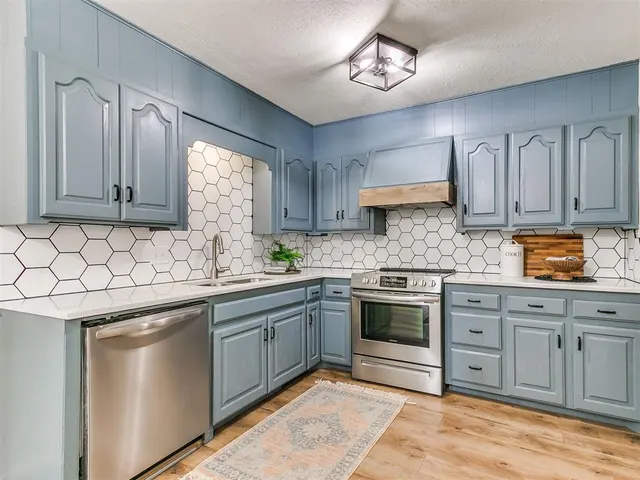 Photo 7 — 2202 Louise Lane, Norman, OK 73071