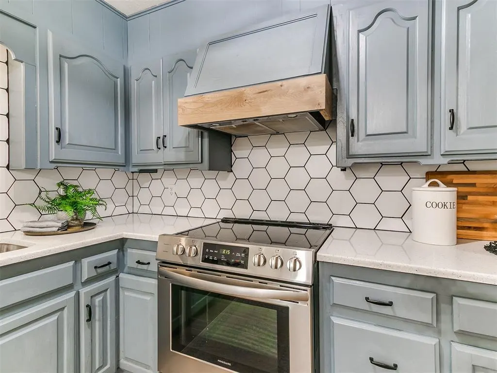 Photo 8 — 2202 Louise Lane, Norman, OK 73071