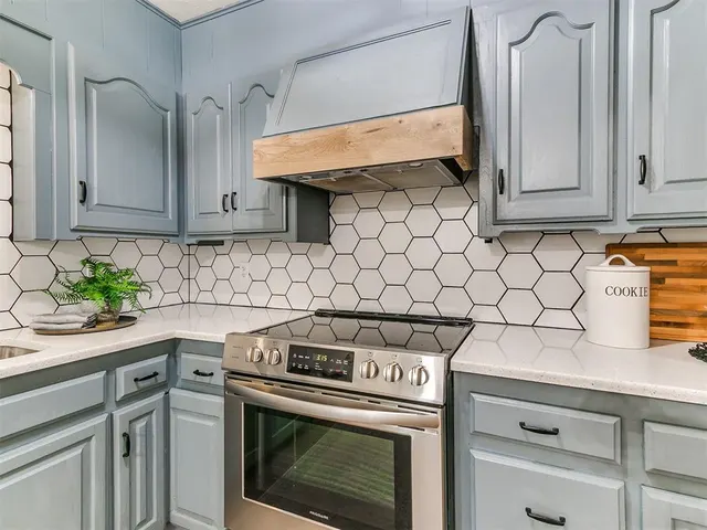 Photo 8 — 2202 Louise Lane, Norman, OK 73071