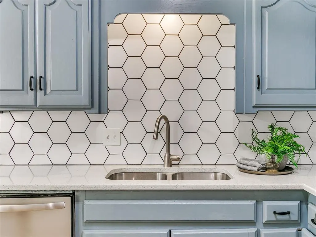Photo 9 — 2202 Louise Lane, Norman, OK 73071