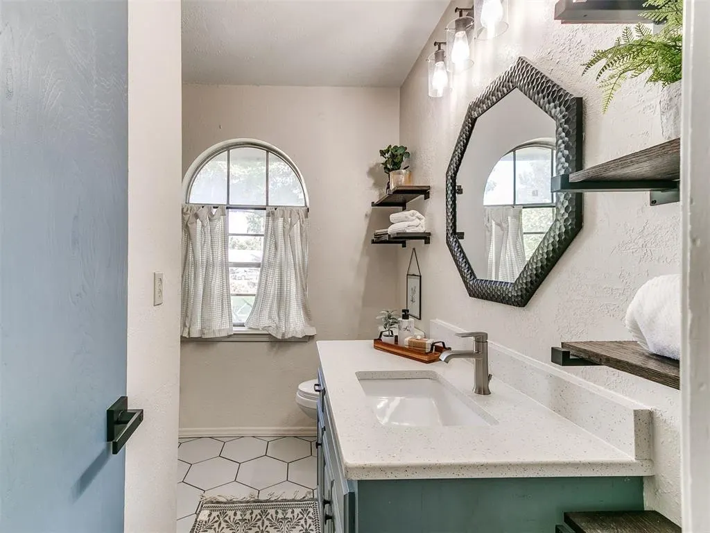 Photo 13 — 2202 Louise Lane, Norman, OK 73071