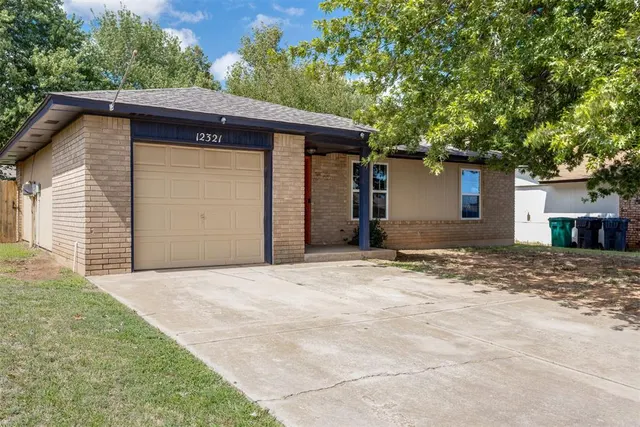 Front exterior — 12321 Southgate Drive, Yukon, OK 73099