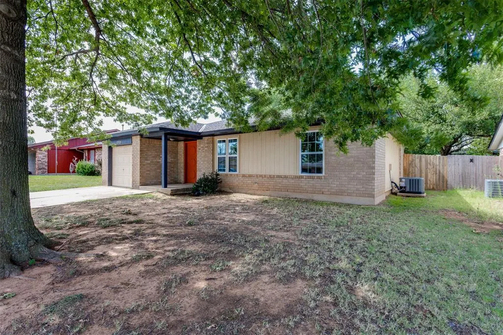 Photo 3 — 12321 Southgate Drive, Yukon, OK 73099