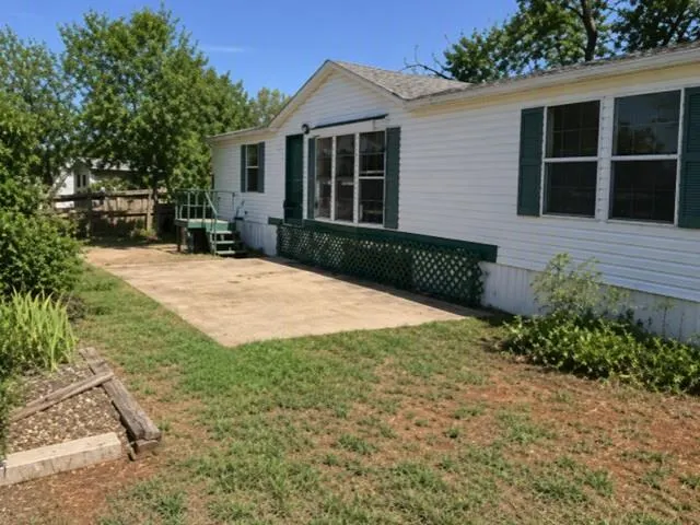 Photo 2 — 401 E 1st Street, Foss, OK 73647
