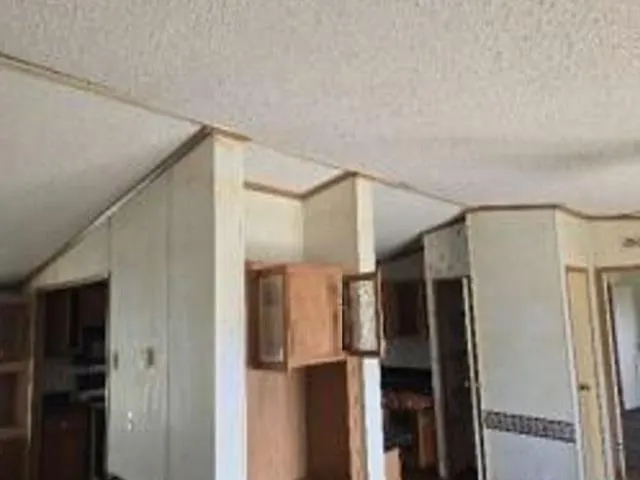 Photo 5 — 401 E 1st Street, Foss, OK 73647