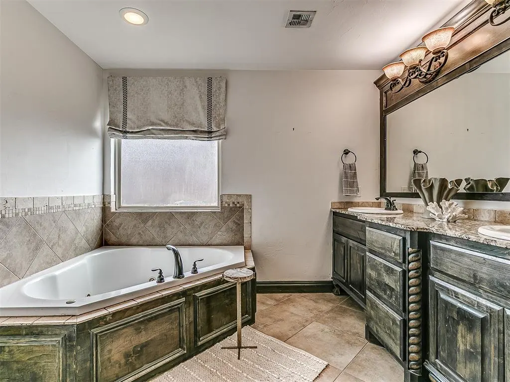 Photo 32 — 16233 Josiah Place, Edmond, OK 73013