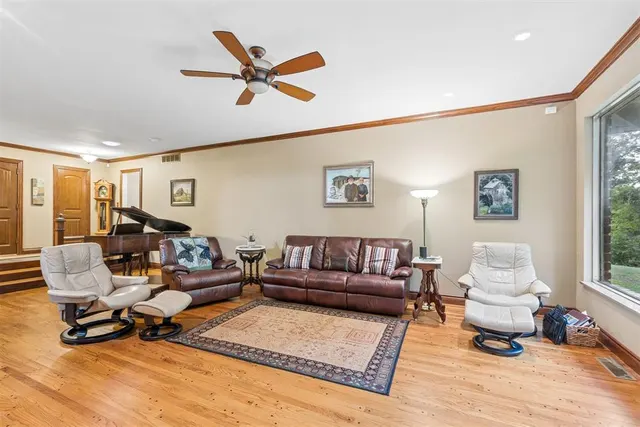 Photo 5 — 9409 SILVER LAKE Drive, Oklahoma City, OK 73162-7526