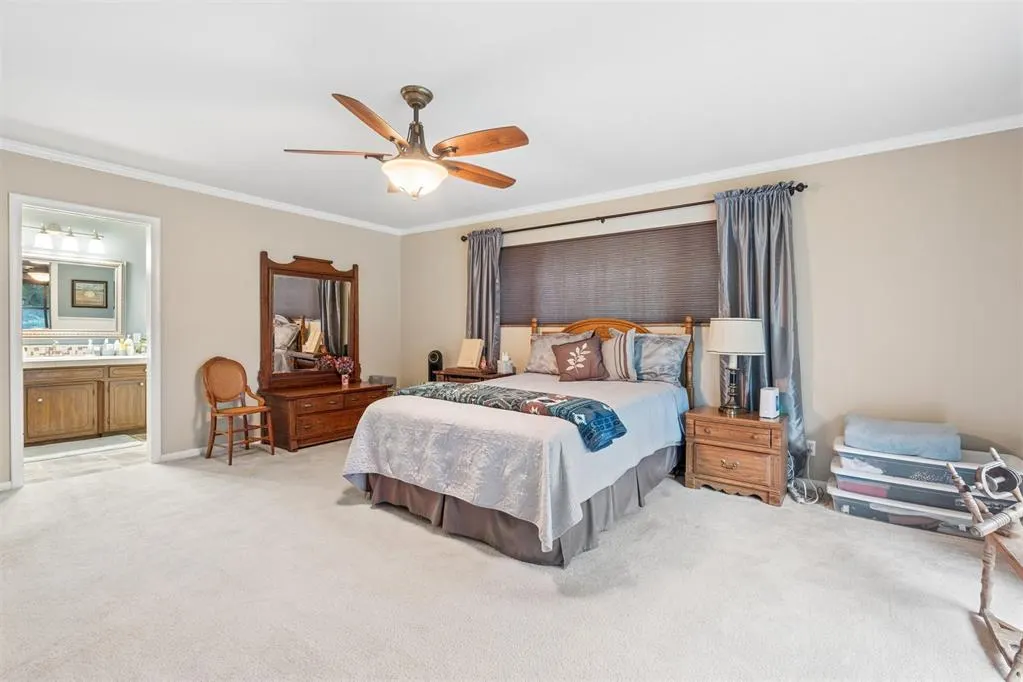 Photo 16 — 9409 SILVER LAKE Drive, Oklahoma City, OK 73162-7526
