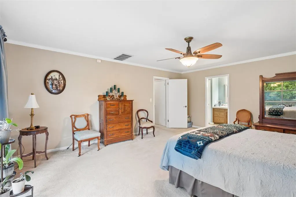 Photo 17 — 9409 SILVER LAKE Drive, Oklahoma City, OK 73162-7526