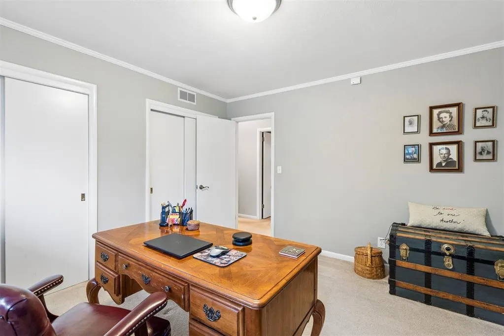 Photo 28 — 9409 SILVER LAKE Drive, Oklahoma City, OK 73162-7526