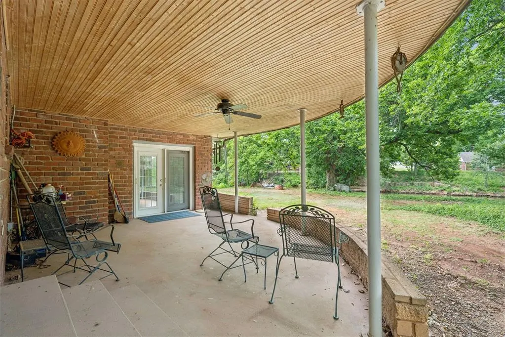 Photo 30 — 9409 SILVER LAKE Drive, Oklahoma City, OK 73162-7526