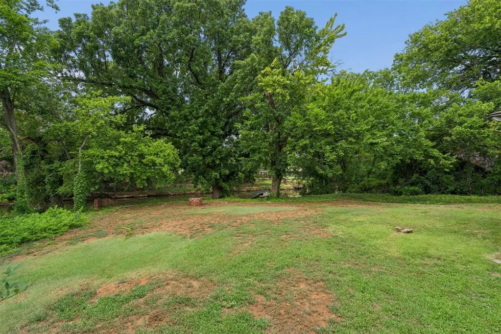 Photo 36 — 9409 SILVER LAKE Drive, Oklahoma City, OK 73162-7526
