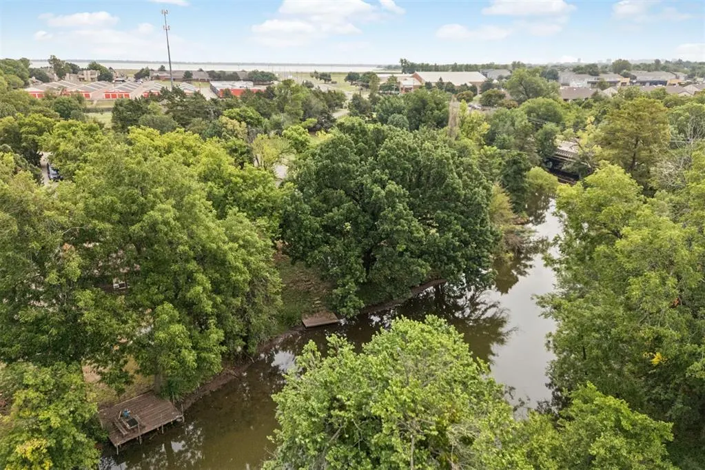 Photo 40 — 9409 SILVER LAKE Drive, Oklahoma City, OK 73162-7526