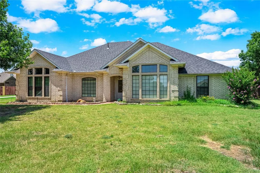 Photo 2 — 11 NW Sandy Trail Lane, Lawton, OK 73505
