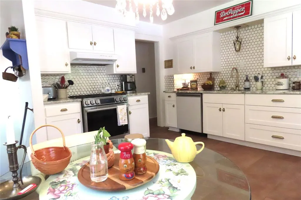 Photo 9 — 1228 W Florida Avenue, Chickasha, OK 73018