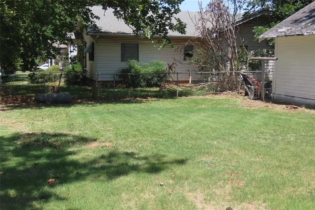 Photo 26 — 1228 W Florida Avenue, Chickasha, OK 73018