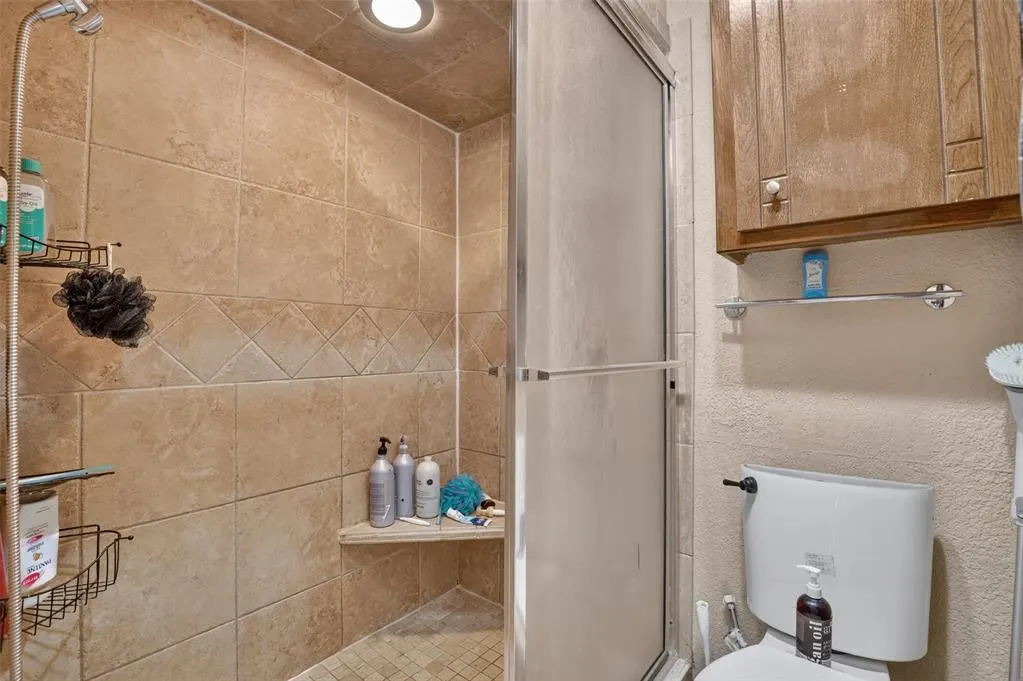 Photo 18 — 3012 N Meadowood Drive, Oklahoma City, OK 73110