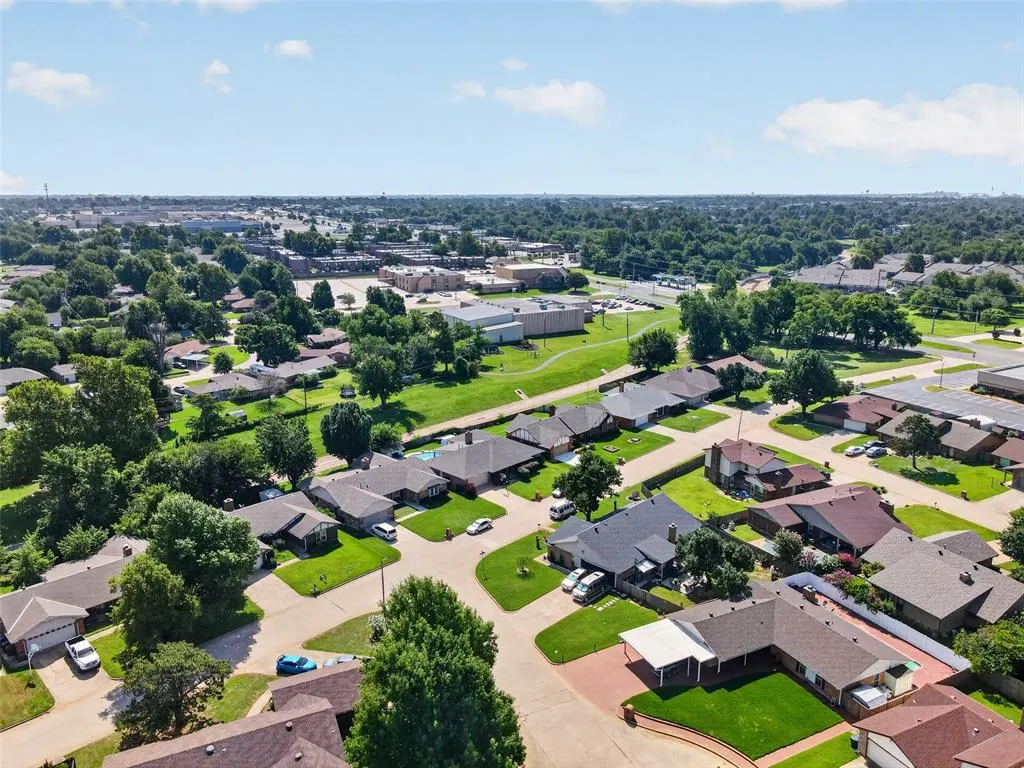 Photo 30 — 3012 N Meadowood Drive, Oklahoma City, OK 73110