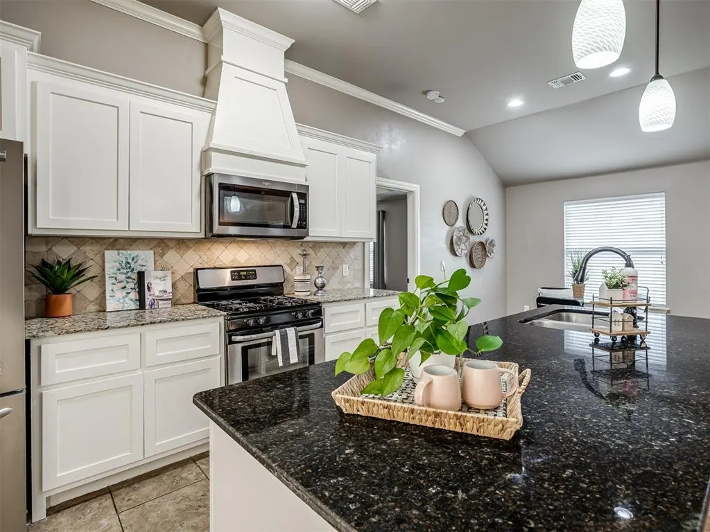 Photo 14 — 4901 Wister Lane, Edmond, OK 73025