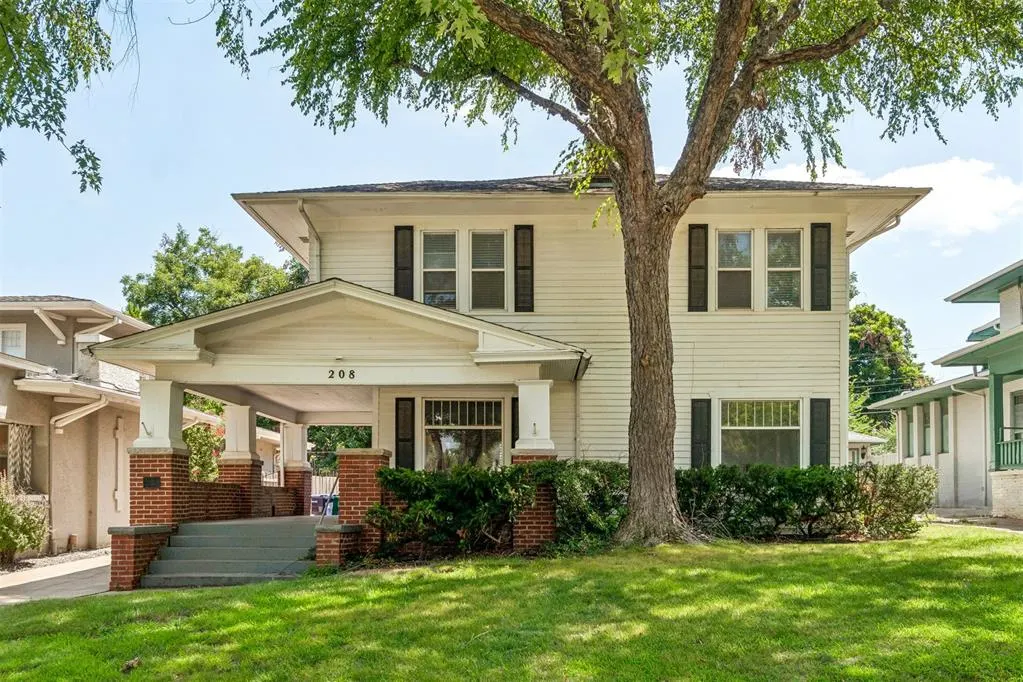 Photo 2 — 208 NW 17th Street, Oklahoma City, OK 73103