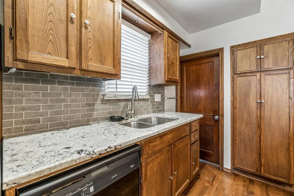 Photo 14 — 208 NW 17th Street, Oklahoma City, OK 73103