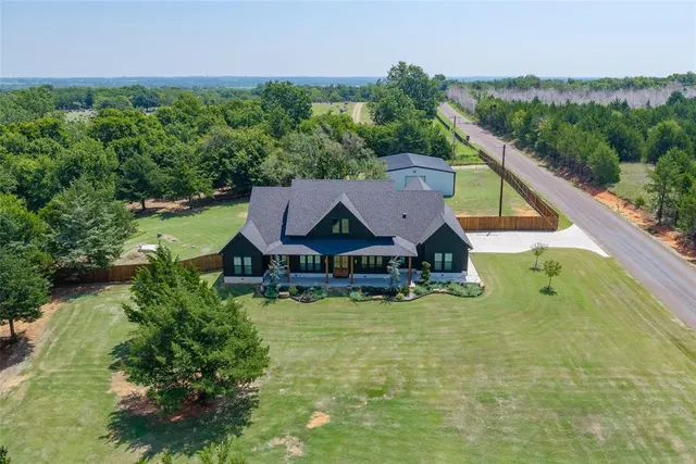 Photo 2 — 20833 230th Street, Washington, OK 73093