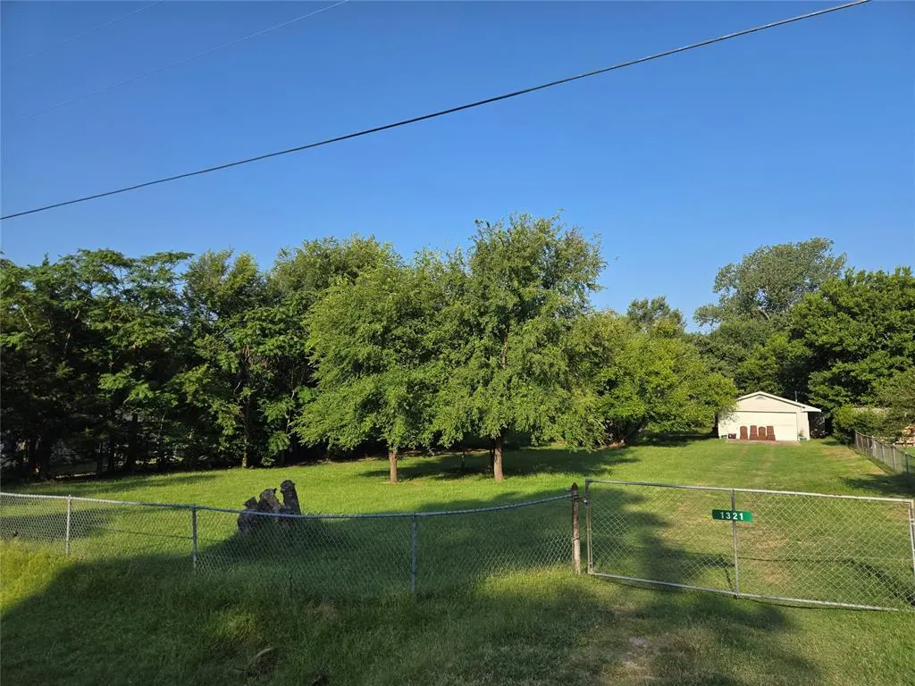 Front exterior — 1321 N Timber Road, Oklahoma City, OK 73130