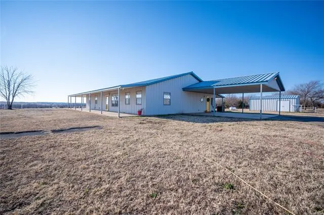Photo 2 — 37588 Coker Road, Asher, OK 74826