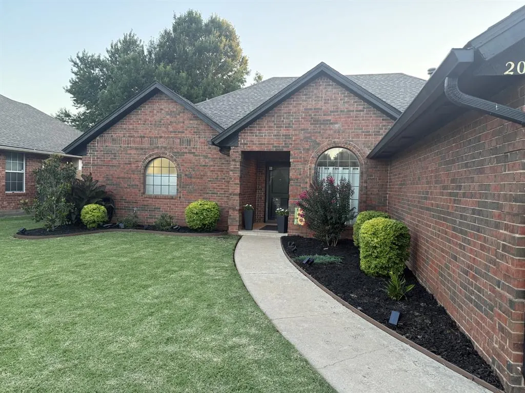 Photo 2 — 2005 Timberview Drive, Edmond, OK 73013