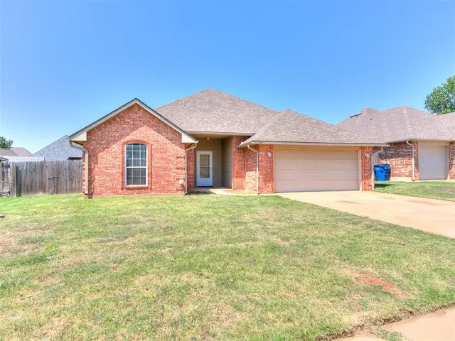 Photo 3 — 341 E Plantation Terrace, Mustang, OK 73064