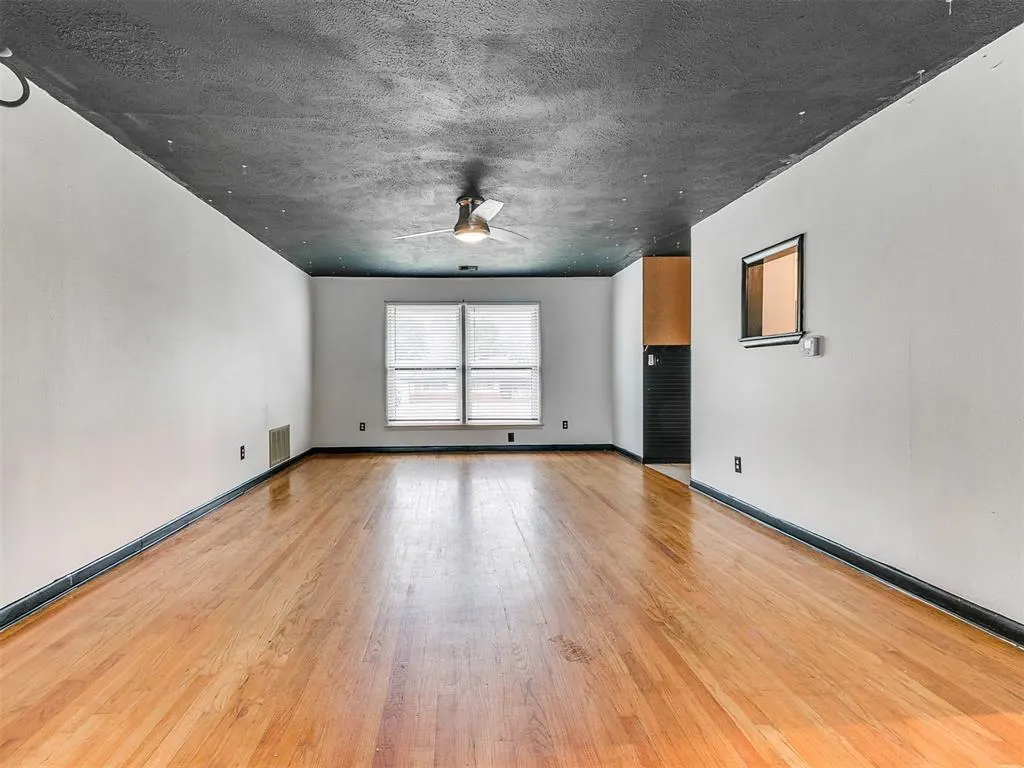 Photo 8 — 3117 Mockingbird Lane, Oklahoma City, OK 73110