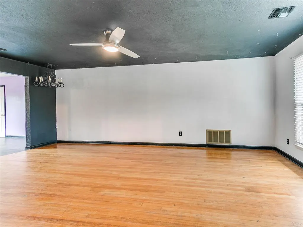 Photo 10 — 3117 Mockingbird Lane, Oklahoma City, OK 73110