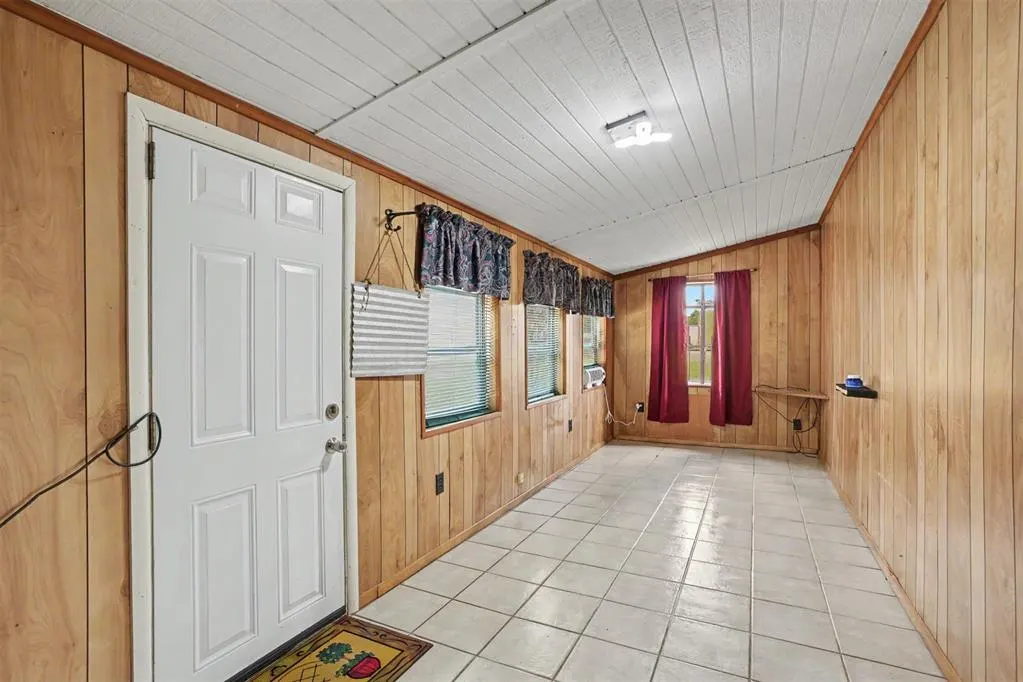 Photo 9 — 110 W Davis Street, Tipton, OK 73570