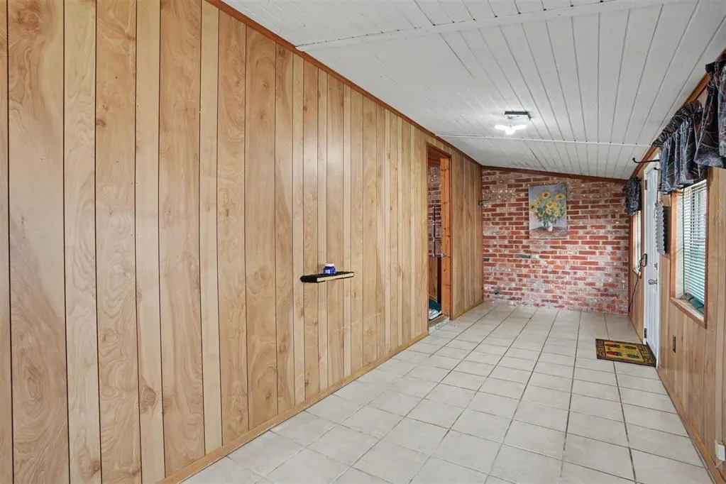 Photo 10 — 110 W Davis Street, Tipton, OK 73570
