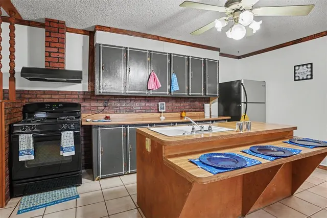 Photo 5 — 110 W Davis Street, Tipton, OK 73570